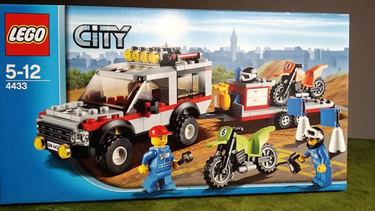 Ebayer Euroglyph has interesting collectibles like this LEGO City Dirt Bike Transporter (4433).